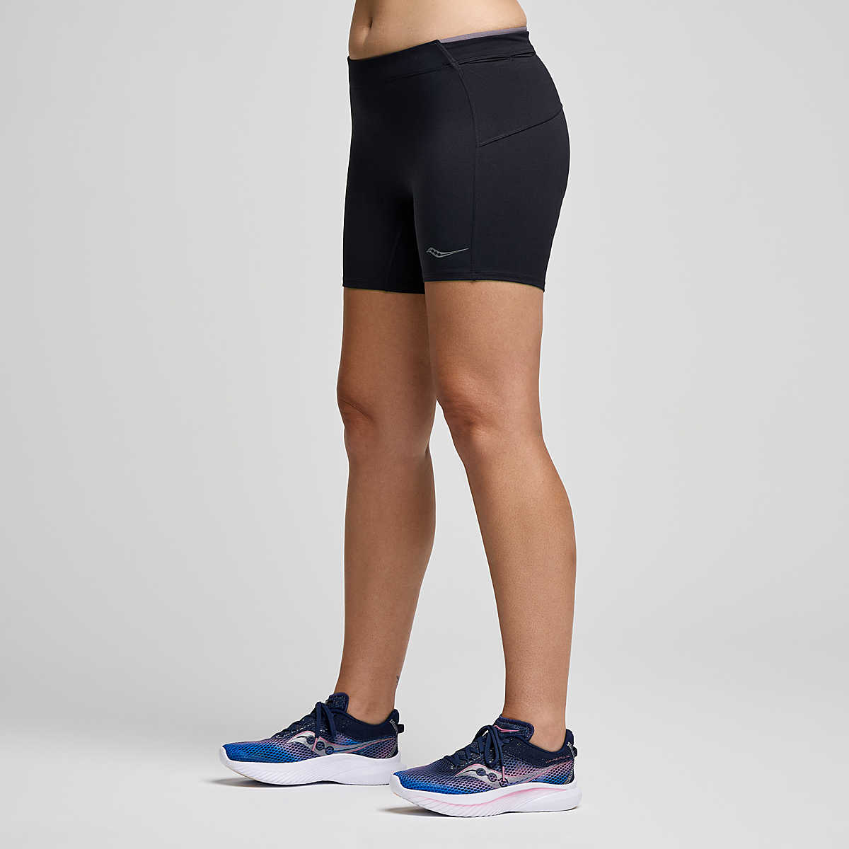 WOMEN'S KINVARA 5″ HOT SHORT - Image 3