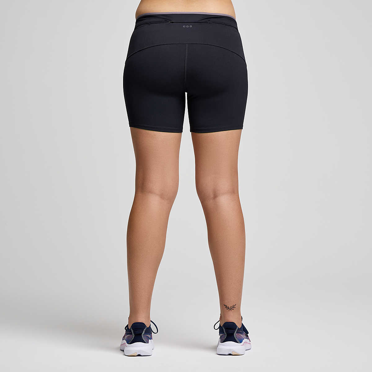 WOMEN'S KINVARA 5″ HOT SHORT - Image 4